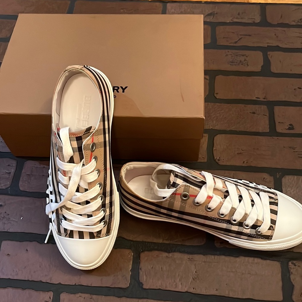 Burberry Women Sneakers